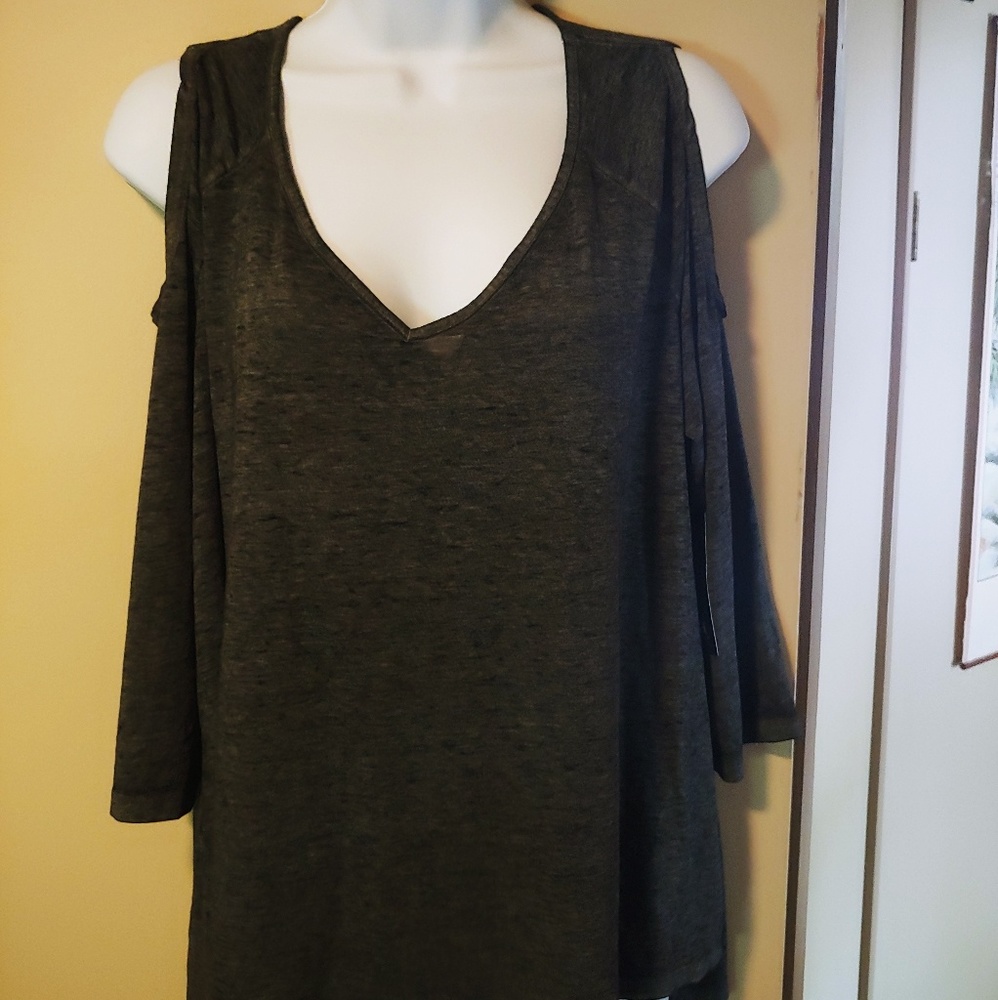 a.n.a Cutout Shoulder Top